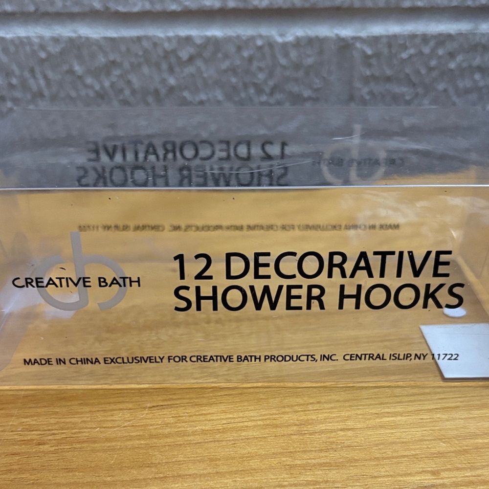 Set of 12 Tri-Tone Snowflake Resin Shower Hooks EUC White Gold Gray Silver - Picture 2 of 7